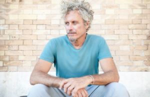 Niccolò Fabi nel suo ultimo album racconta il tradimento in una veste nuova