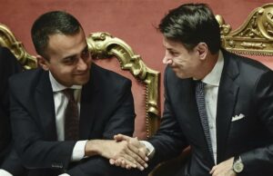 Il M5S costretto a trattare con Renzi mostra un fronte compatto destinato a sgretolarsi M5S