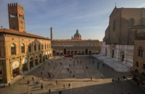 I bolognesi riescono a tenere il passo delle regole anti-Covid? Regole