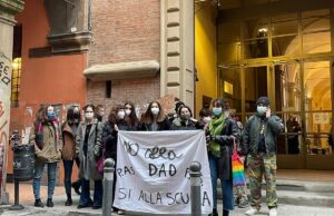 Anche a Bologna di nuovo in piazza per riaprire le scuole Scuole