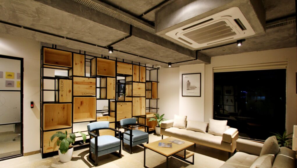 empty-living-room-2251247-min condizionatore