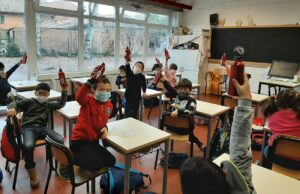 Plastic free: le borracce del Comune di Bologna a bambini e bambine delle scuole Plastic free