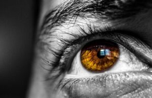 Congiuntivite: quando può essere considerata un sintomo del Covid-19 e quando no congiuntivite