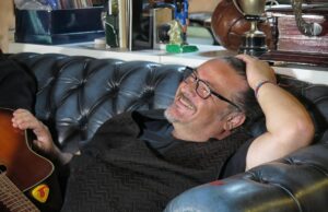 I “Baci e abbracci” di Cisco e Cristicchi come auspicio “dalla soffitta” Cisco