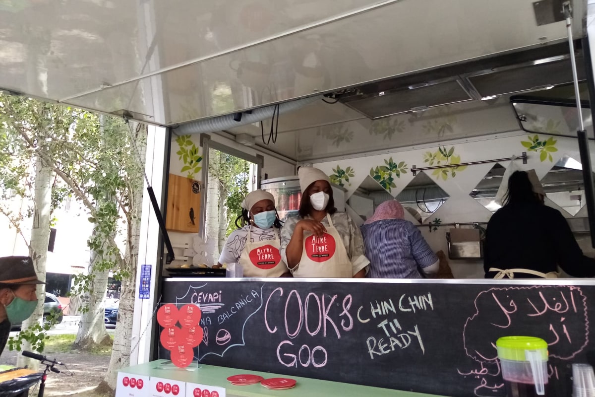 Il food truck multietnico, inclusivo e tutto al femminile: è Altre