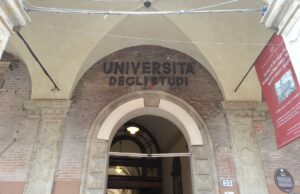 Unibo alla cieca, dagli esami bendati agli altri problemi dell’università Unibo