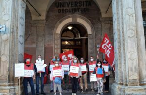 Green Pass, Cgil chiede tamponi gratis all’Alma Mater Protesta Cgil davanti al rettorato