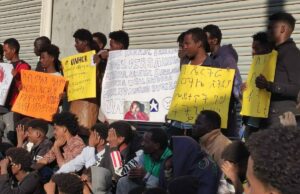Da due mesi i rifugiati in Libia protestano per la loro evacuazione Rifugiati