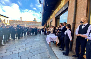 Festa per l’inaugurazione di Piano Piano in Piazza Maggiore piano piano