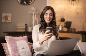 Siamo sempre connessi e immersi in una vera rivoluzione digitale: ecco come risparmiare risparmiare