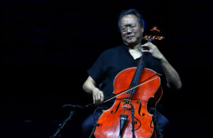 Un tocco di classico / Un violoncello nello spazio!