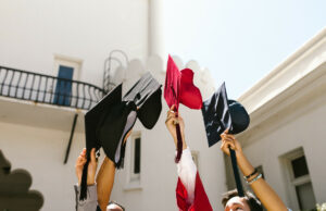 Cosa regalare alla laurea? 3 idee speciali adatte ad un ragazzo laurea