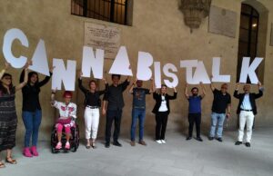 Legge cannabis rinviata a settembre, a Bologna volano stracci tra Santori e il Pd Cannabis
