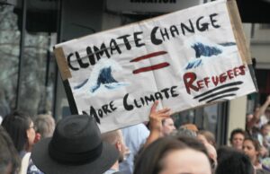 Migrazioni climatiche: Italia all’avanguardia, ma le Questure non applicano il riconoscimento Migrazioni climatiche