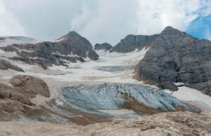 Ghiacciaio Marmolada già osservato speciale, i teloni tutelano solo il business dello sci Ghiacciaio Marmolada