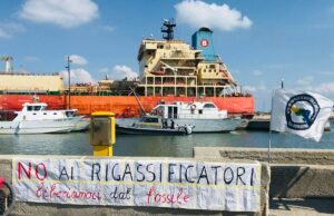 Rigassificatore di Ravenna, domenica la protesta degli ecologisti Rigassificatore
