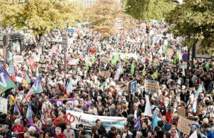 Non solo raffinerie, in Francia sciopero generale contro l’aumento dei prezzi Sciopero generale