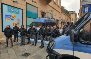 Sgombero in via Oberdan, occupazione in via Filippo Re Sgombero