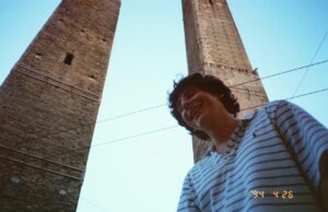 Mazzoli: l’aurora della gioventù cantautrice a Bologna