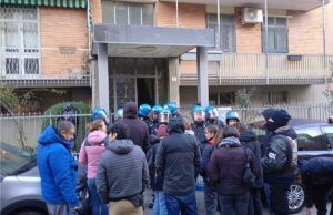 Sfratto Bologna: la famiglia finita in albergo in provincia, «ma non è una soluzione» Sfratto Bologna