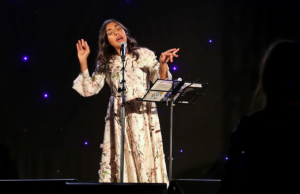Rupi Kaur, la poeta che sconfigge i tabù della nostra generazione Rupi Kaur
