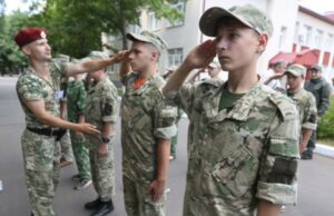 In Bielorussia campi di addestramento militare per bambini, la denuncia pacifista Addestramento militare
