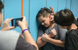 Bullismo, è utile la multa ai genitori che vuole introdurre il Comune di Cento? Bullismo