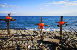 “Basta morti in mare”, dopo il naufragio a Crotone l’11 marzo manifestazione nazionale Naufragio