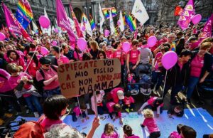 In piazza a Bologna per i diritti di figli e figlie di famiglie omogenitoriali Famiglie omogenitoriali