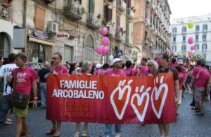 Il governo blocca la registrazione dei figli di famiglie omogenitoriali Famiglie omogenitoriali