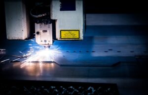 Taglio termico di un materiale: ossitaglio laser e plasma ossitaglio