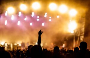 Oltre le nuvole e Italia loves Romagna: solidarietà attraverso la musica concerto emilia romagna