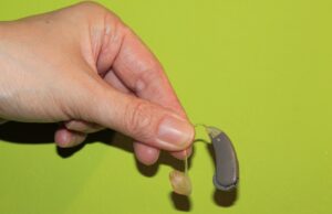 Apparecchi acustici, le cause più frequenti della perdita di udito ipoacusia