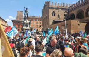 Sanità pubblica, l’allarme di medici e infermieri: «Sta finendo nelle mani delle assicurazioni» Sanità pubblica
