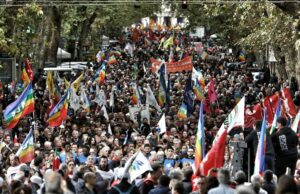 Il mondo si mobilita contro la guerra, riecco il pacifismo internazionale Pacifismo