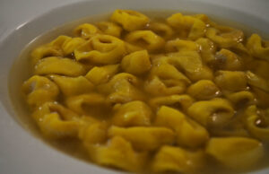 Tortellini fatti a mano: i nostri suggerimenti a Bologna