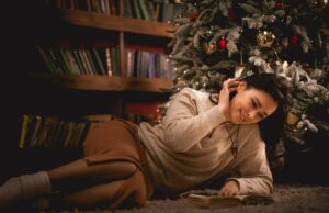 Libri sotto l’albero di Natale: i consigli di lettura per le feste Libri