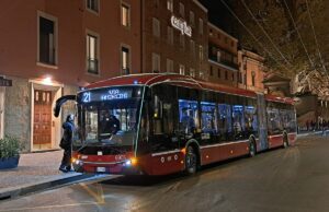 Biglietti del bus a 2.3 euro, è rivolta: le voci di chi contesta la scelta di Lepore Bus