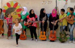“Music and Resilience”: il progetto di musicoterapia per giovani rifugiati palestinesi Music and Resilience