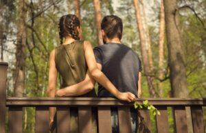 Come sono cambiate le relazioni amorose: la “situationship” coppia
