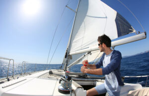 Noleggiare una barca a vela con skipper