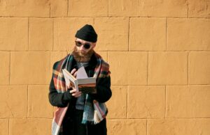 Tutti appesi ai dissing? Noi preferiamo i reading: i consigli di lettura Consigli di lettura