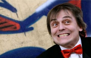 Dieci anni senza Roberto Freak Antoni, Dandy Bestia: «Mi ha cambiato la vita» Roberto Freak Antoni