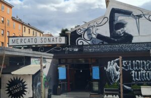 La demolizione senza memoria del Mercato Sonato e il limbo dell’Orchestra Senzaspine mercato sonato