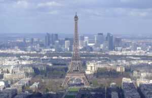 La Francia mette al riparo l’aborto dall’Internazionale reazionaria, ma sui diritti sociali… Francia