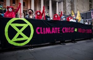 Crisi climatica, i movimenti ecologisti che combattono in tribunale l’inerzia degli Stati Crisi climatica