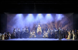 Tosca un debutto o una ripresa al Comunale Nuveau regia opaca e grande presenza orchestrale