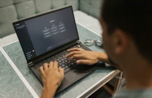 Le nuove relazioni con l’intelligenza artificiale: i companion chatbot diventano “amici virtuali” INTELLIGENZA ARTIFICIALE 2024