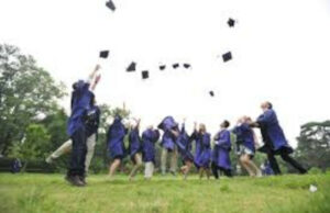 Scrivere la tesi di laurea: si può chiedere aiuto? Laurea