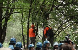 Nel Parco Don Bosco scene come in Valsusa, Wu Ming 1: «Una città di ossimori» Parco Don Bosco
